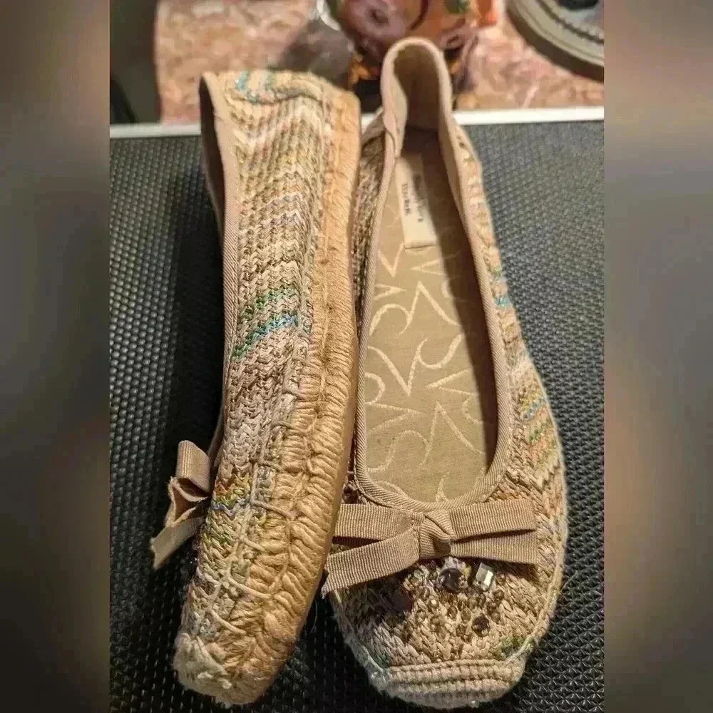 Vera Wang Jeweled Espadrilles Size 8M